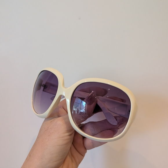 Chic White and Purple Sunglasses - Picture 2 of 8